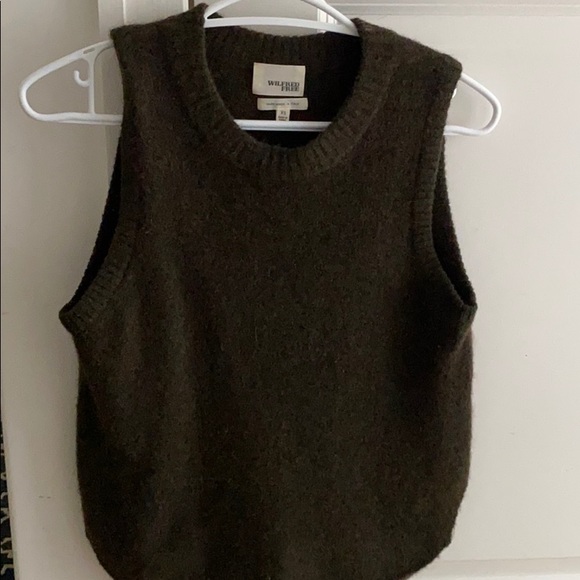 Cozy comfy vest / sweater! ( not scratchy )
